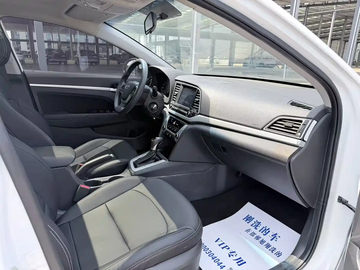 Hyundai Elantra 2018 1.6L Automatic 15th Anniversary Special Edition фото 8