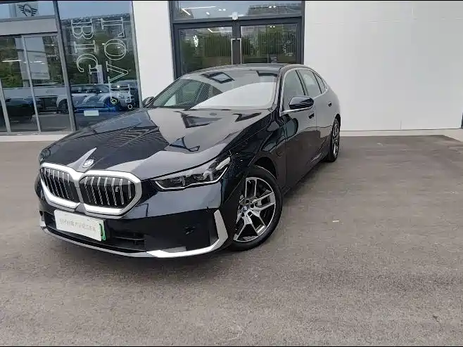 BMW I5