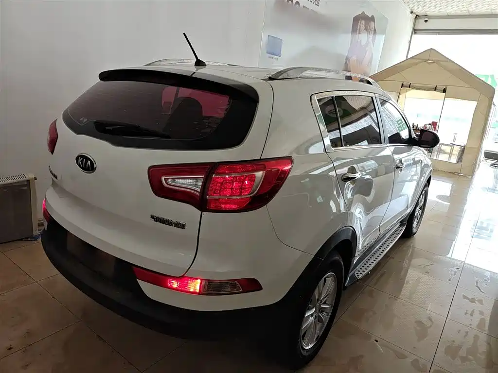 Kia Sportage 2014 2.0L Automatic 2WD GL Edition фото 7