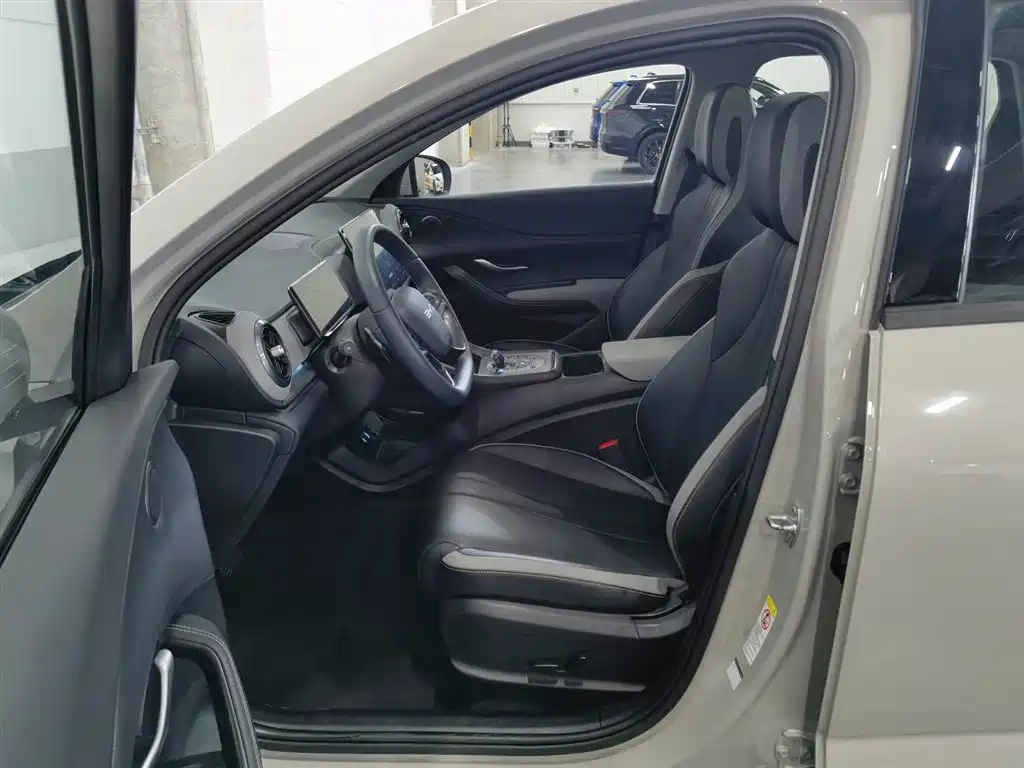 BYD Seal 05 DM-i 2025 DM-i Smart Drive Edition 115KM Honor фото 10