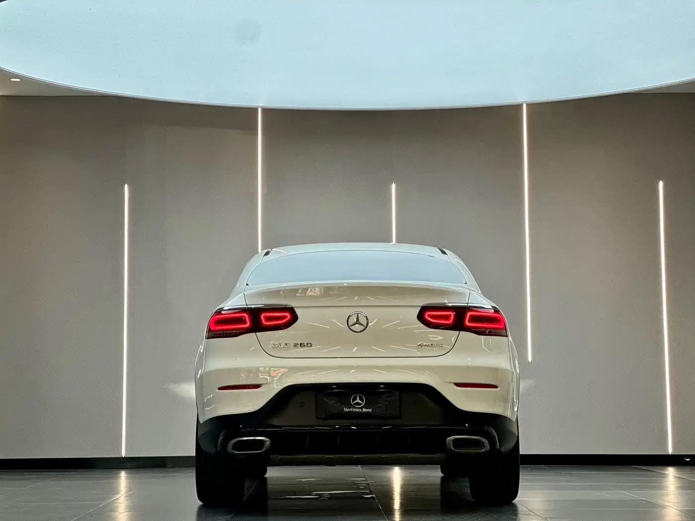 Mercedes-Benz GLC Coupe 2023 Model GLC 260 4MATIC Coupe SUV фото 9