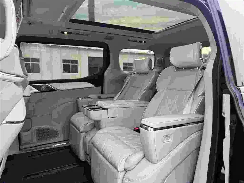 Volvo EM90 2024 2025 Ultra Six-Seater