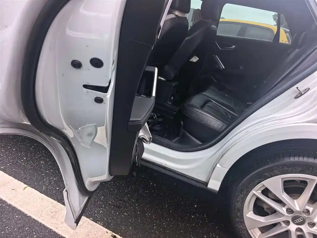 Фото 5 - Audi Q2L