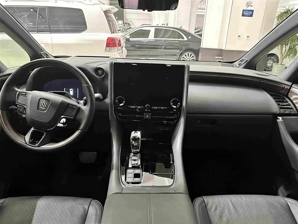 Toyota Vellfire 2026 2025 Crown Hybrid 2.5L Ink Gold Executive Edition