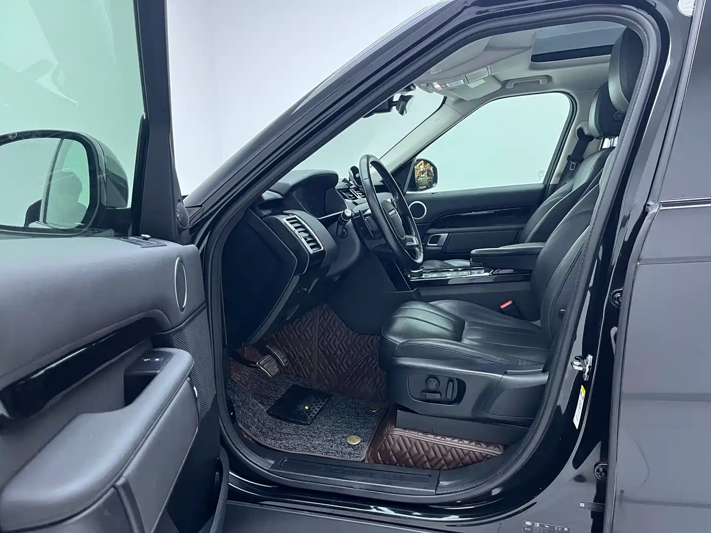 Land Rover Discovery 2020 3.0 SC V6 SE фото 5