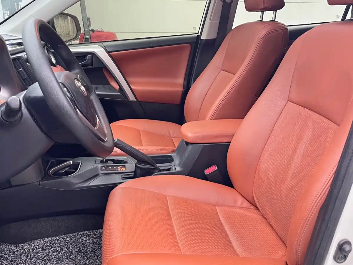 Toyota RAV4 Rongfang 2016 2.0L CVT 2WD Trend (China V) фото 16