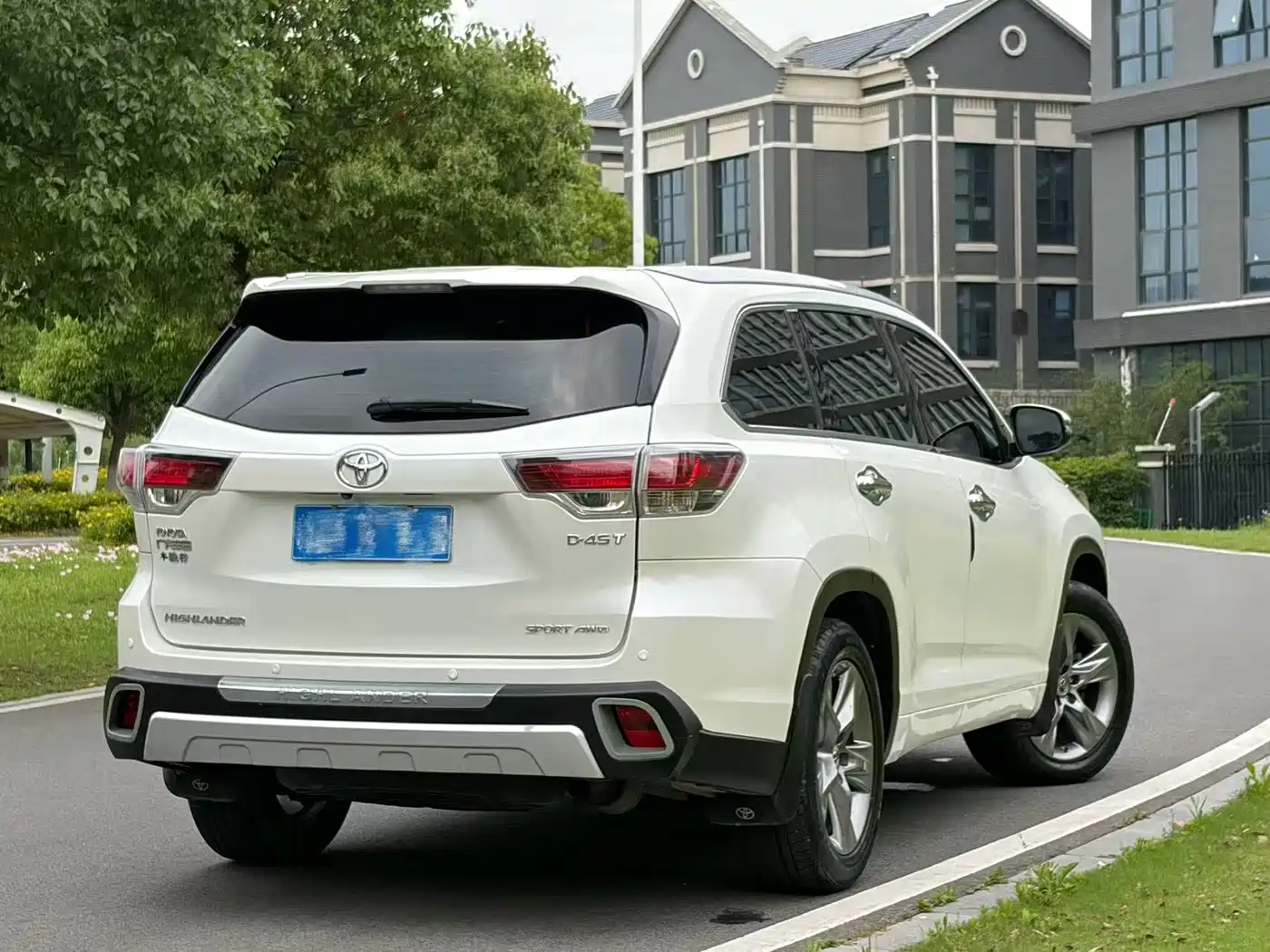 Toyota Highlander 2015 2.0T AWD Luxury Edition 7-seater фото 3