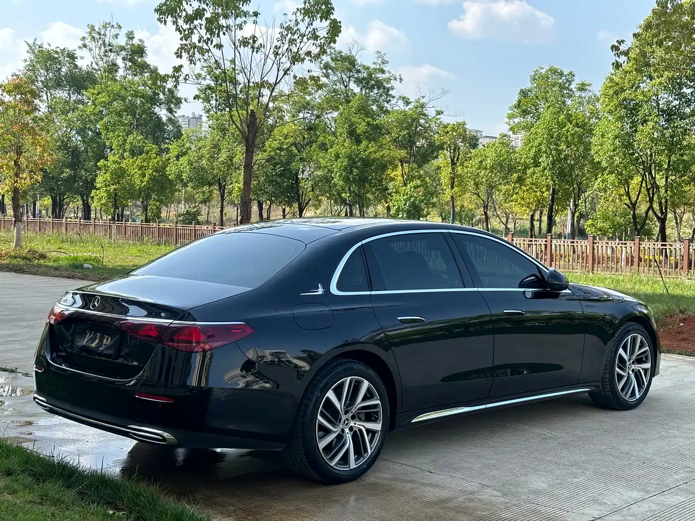 Mercedes-Benz E-Class 2024 E 300 L Fashion фото 7