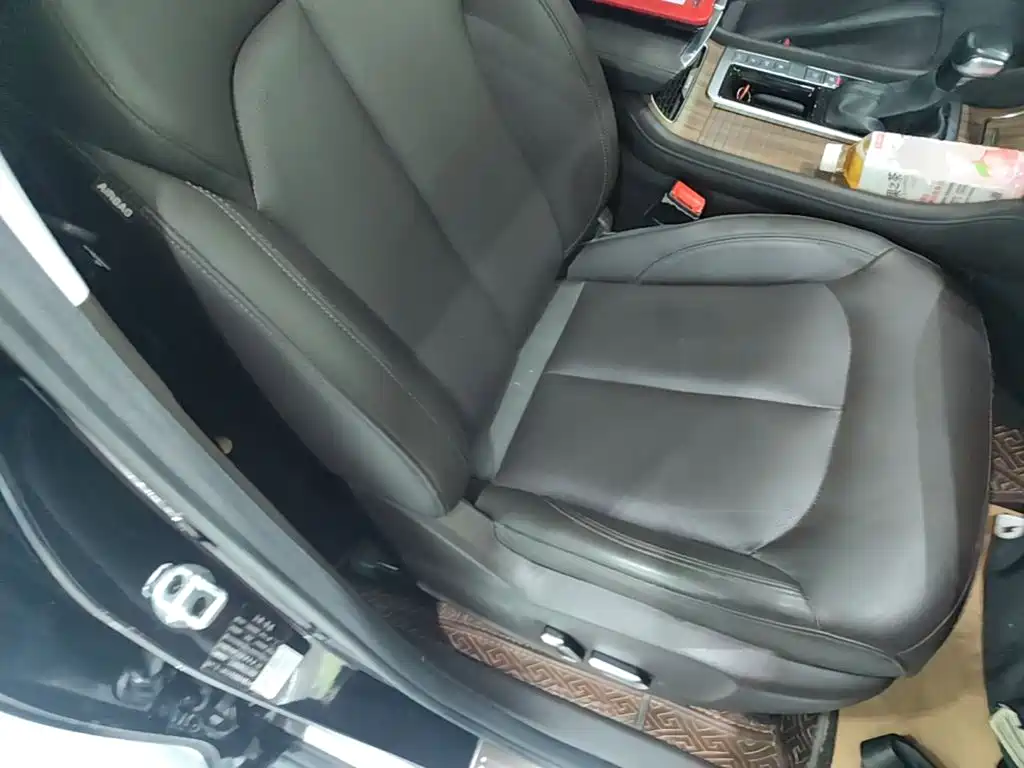 Roewe RX8 2018 2018 30T Internet-connected 2WD Ultimate Edition