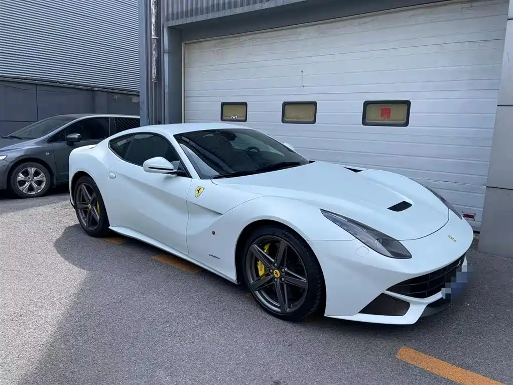 Ferrari F12berlinetta 2013 6.3L Standard фото 2