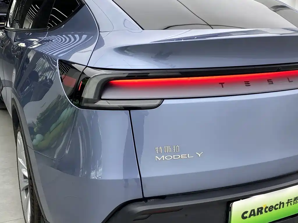 Tesla Model Y 2026 2026 Rear-Wheel Drive