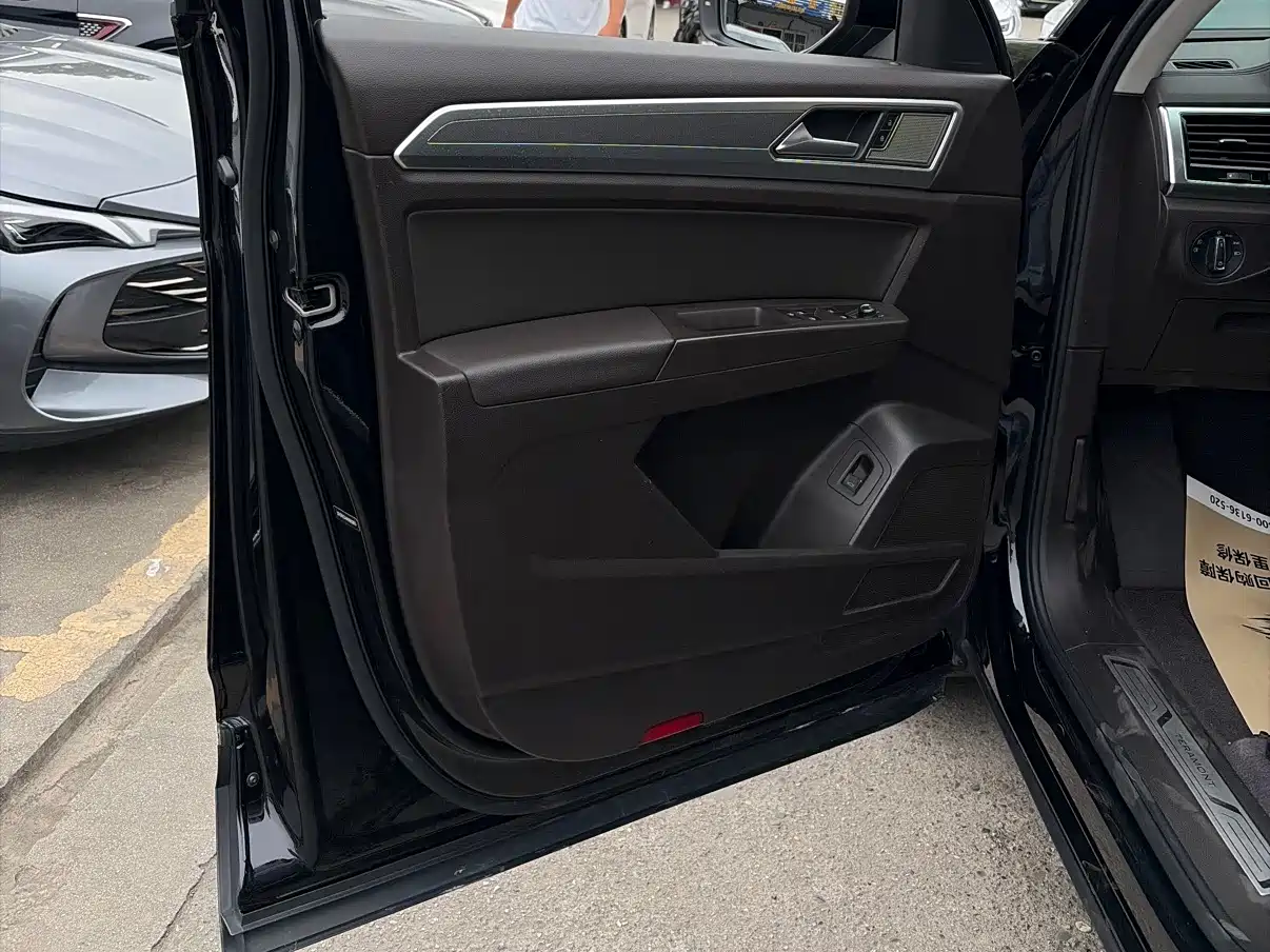 Volkswagen Teramont 2020 380TSI 4WD Luxury Edition China VI фото 3