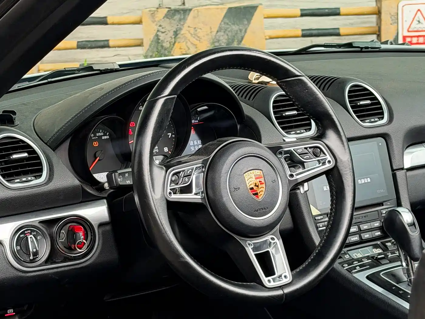 Porsche 718 2016 Boxster 2.0T фото 2