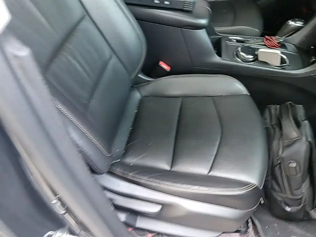 Chevrolet Equinox 2018 535T Automatic Galloping Edition фото 25