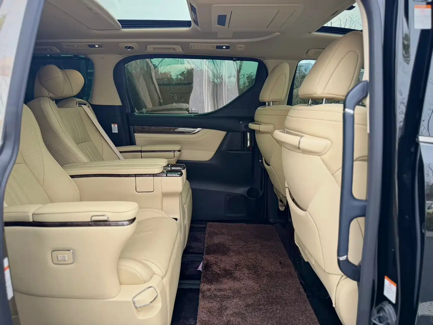 Toyota Alphard 2021 Hybrid 2.5L Premium фото 19