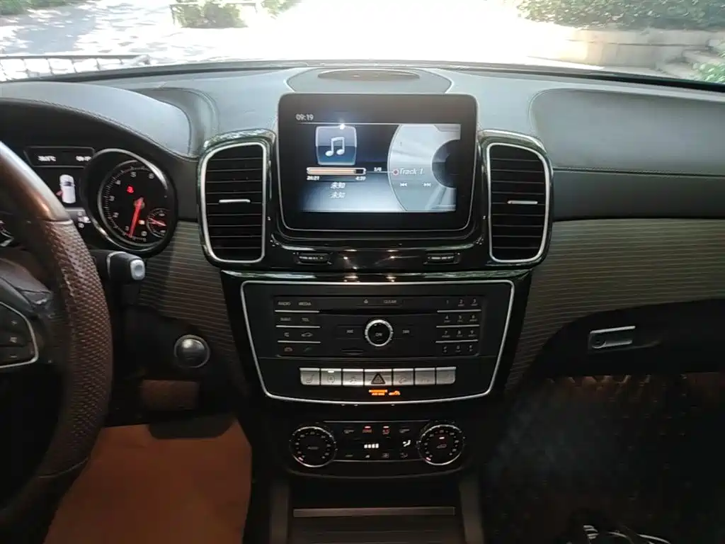 Mercedes-Benz GLE 2018 GLE 320 4MATIC Dynamic Ultimate Edition фото 13