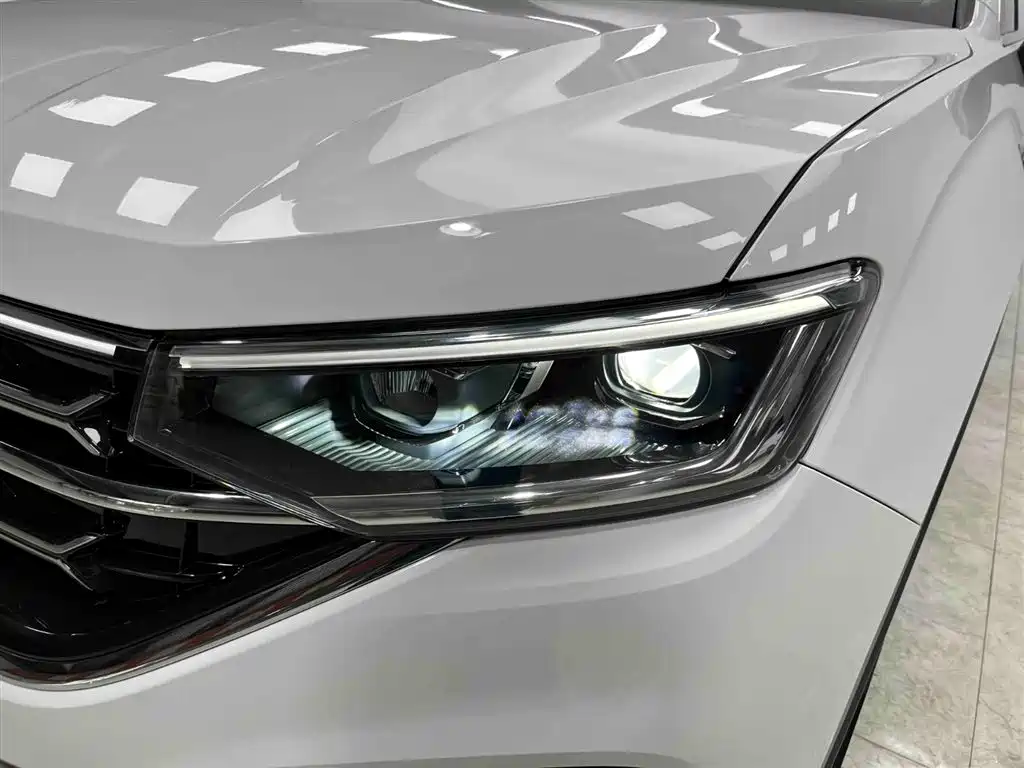 Volkswagen Tayron 2023 280TSI 2WD Luxury Plus Advanced Edition фото 18
