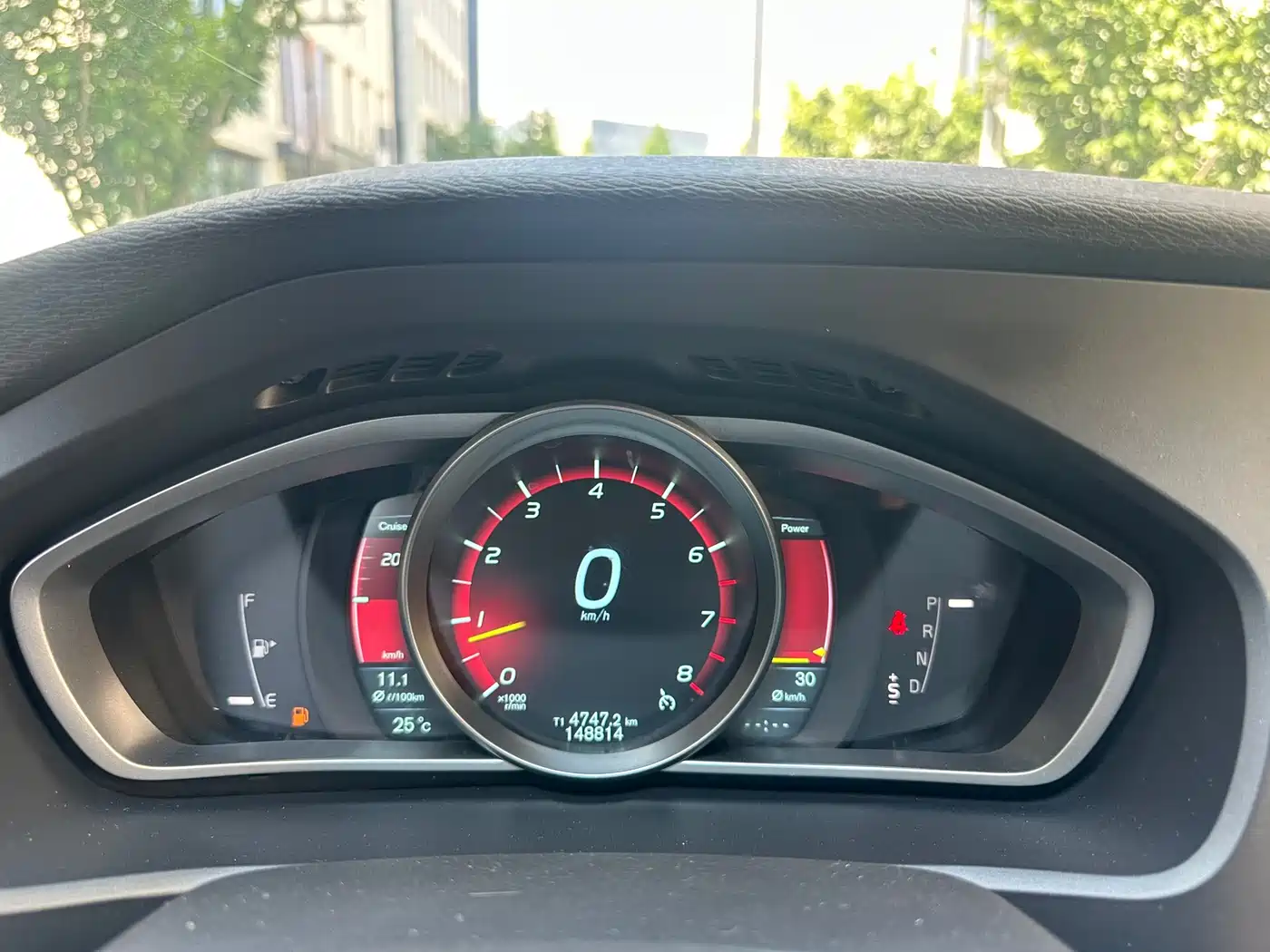 Фото 18 - Volvo V40