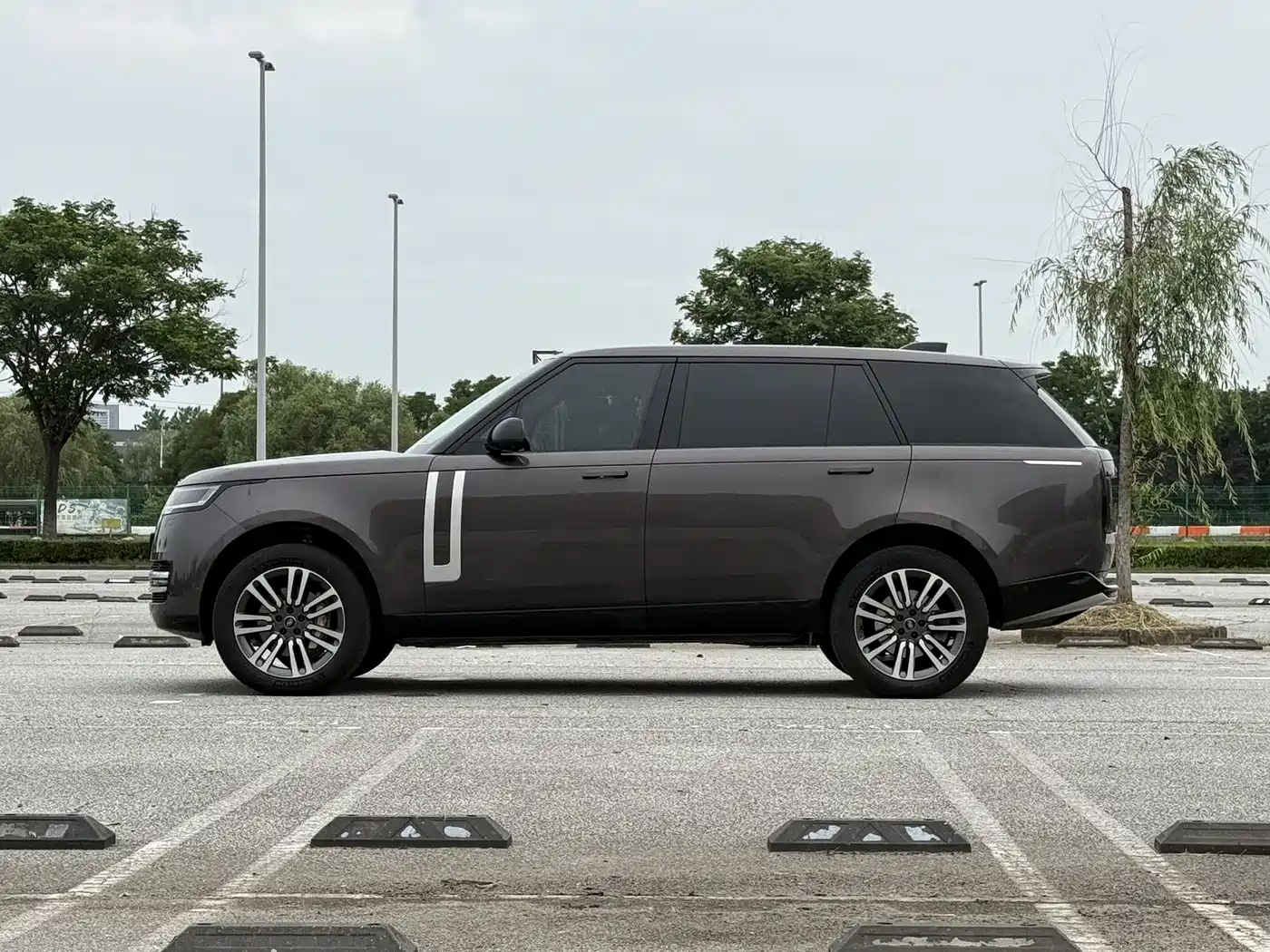 Land Rover Range Rover 2023 3.0 L6 400PS Genesis Extended Version фото 5