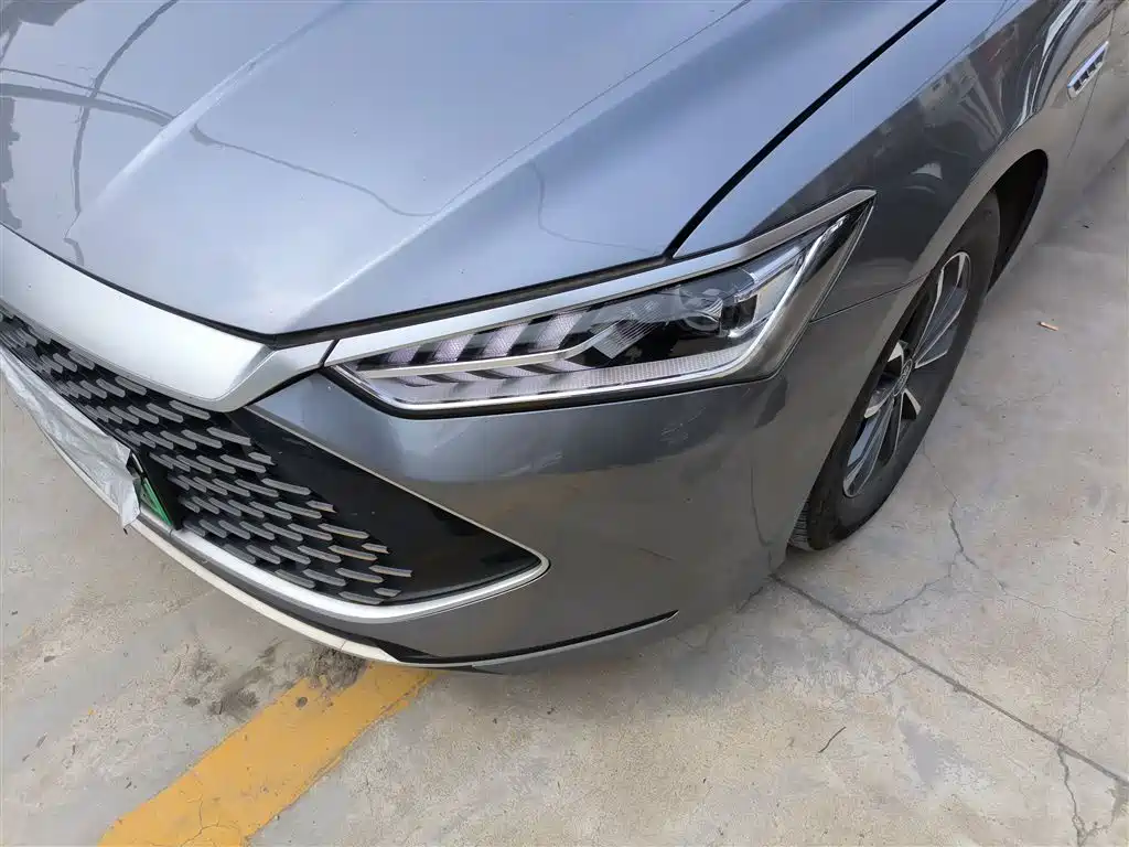 BYD Qin PLUS 2024 Glory Edition DM-i 55KM Leading фото 24