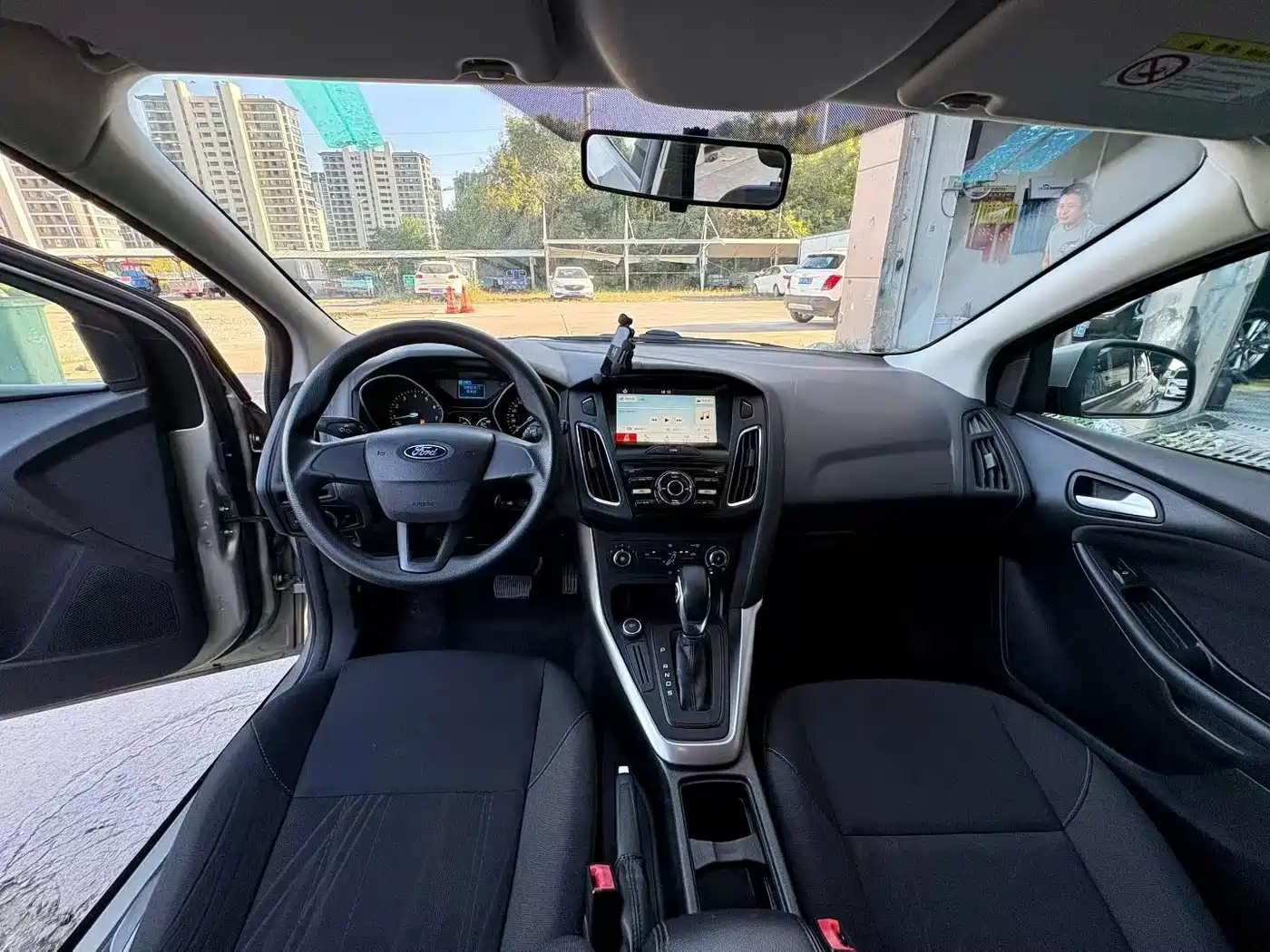 Photo 8 - Ford Focus