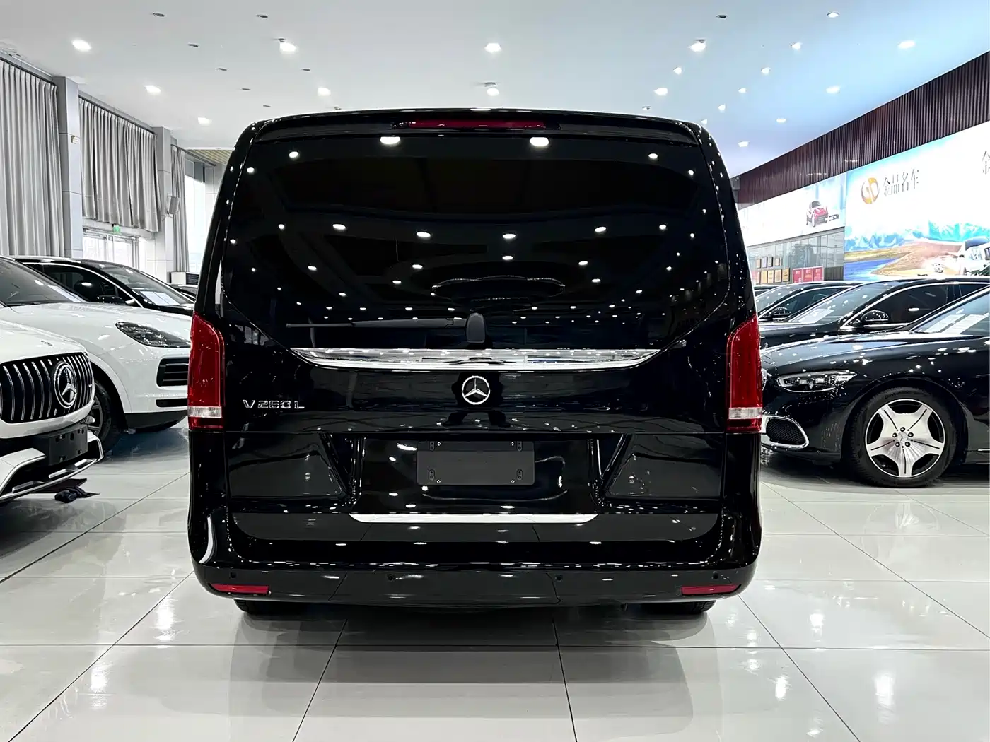 MERCEDES-BENZ V-CLASS