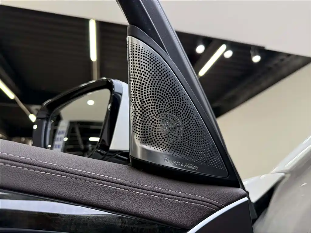 BMW 5 Series 2022 525Li M Sport Package фото 15