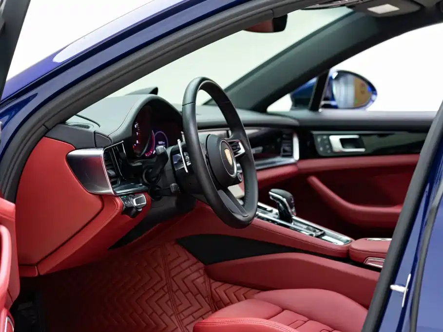 Фото 9 - Porsche Panamera