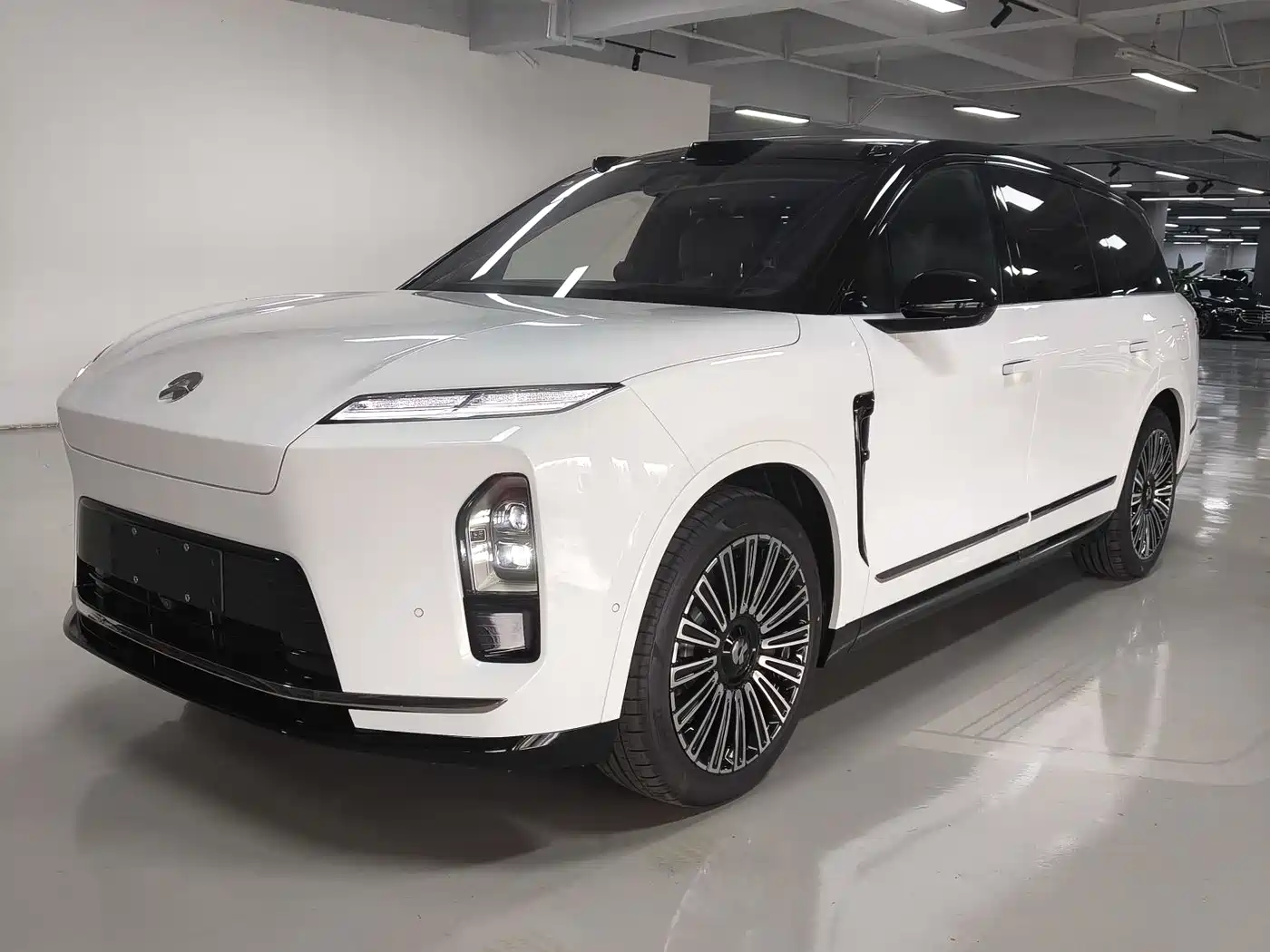 NIO ES8 2026 2025 Model 6-Seat Executive Luxury Edition