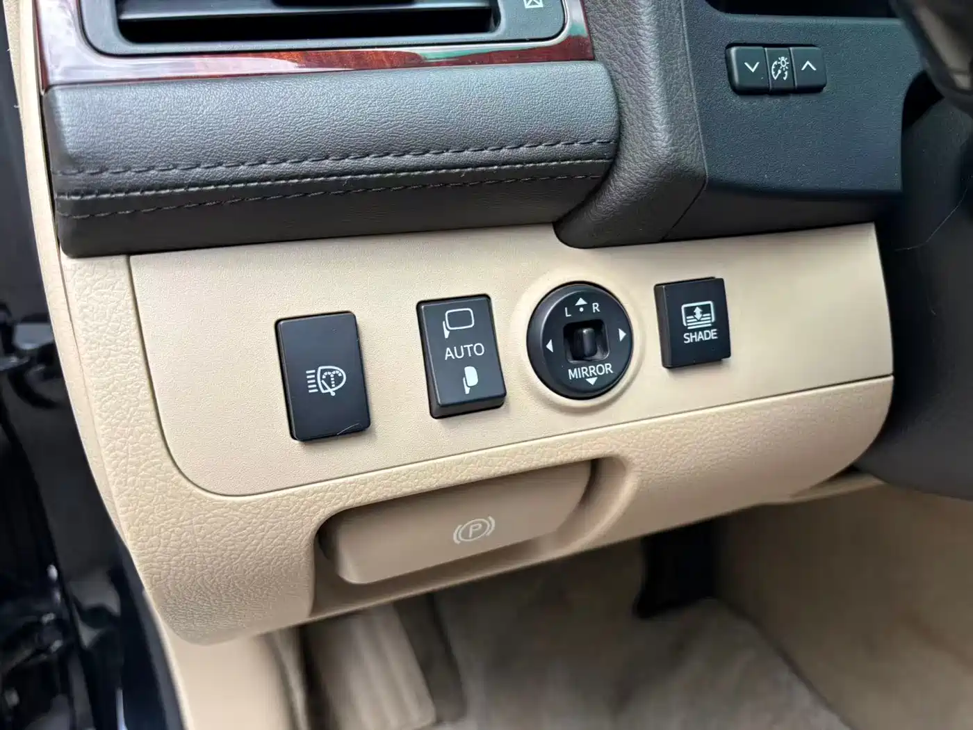 Toyota Crown 2011 2.5L Royal Leather Sunroof Special Edition фото 15