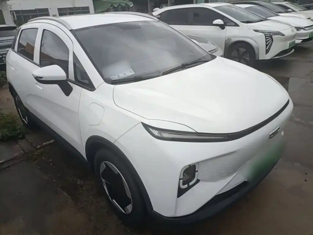Фото 4 - Geely Geometry E Firefly