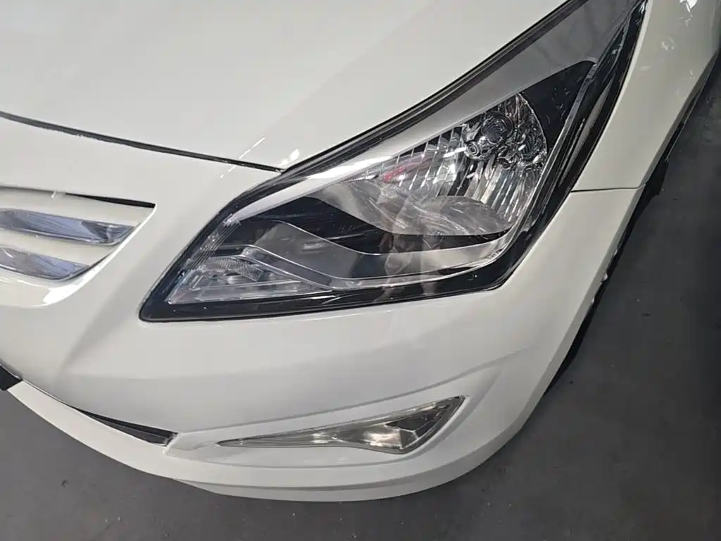 Hyundai Reina 2016 2014 Model 1.4L Automatic GLX