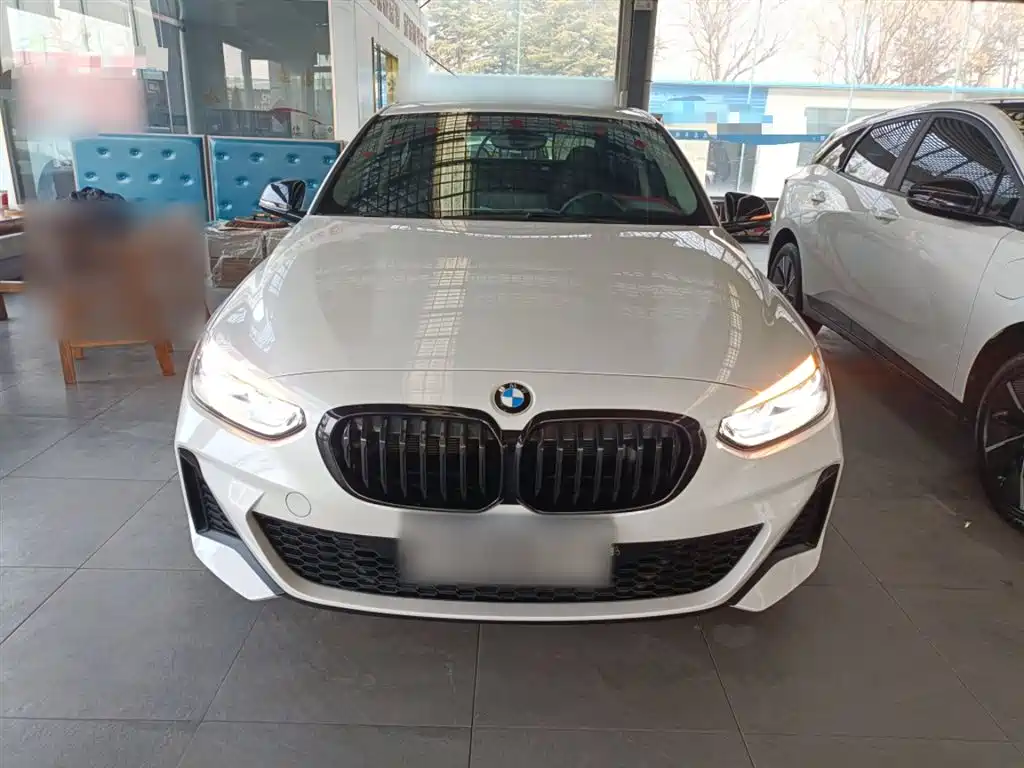 BMW 1 Series 2022 125i M Sport Shadow Edition фото 3