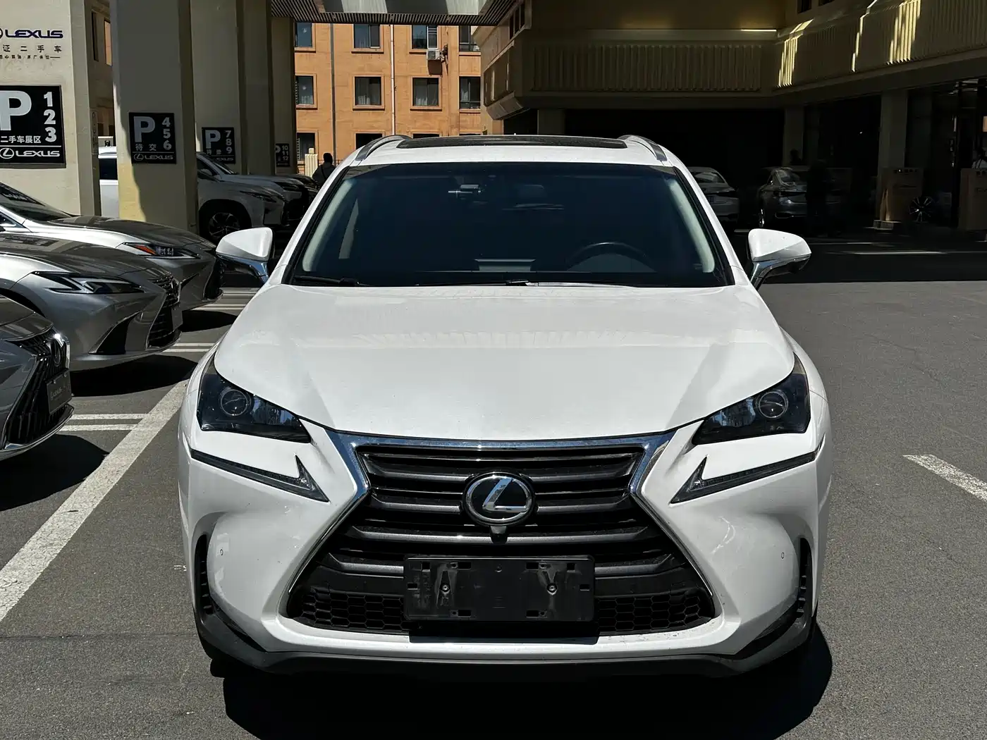 Lexus NX 2015 200t AWD F Sport фото 2