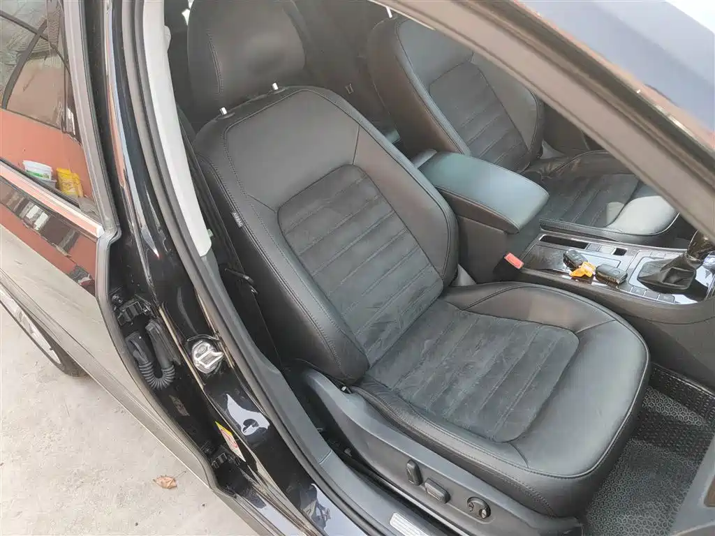 Volkswagen Passat 2015 1.8TSI DSG Ultimate Edition фото 25