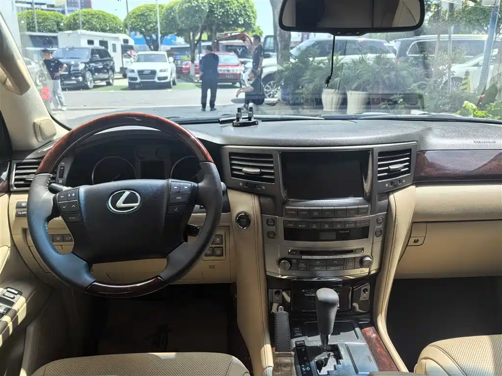 Lexus LX 2009 570 фото 11