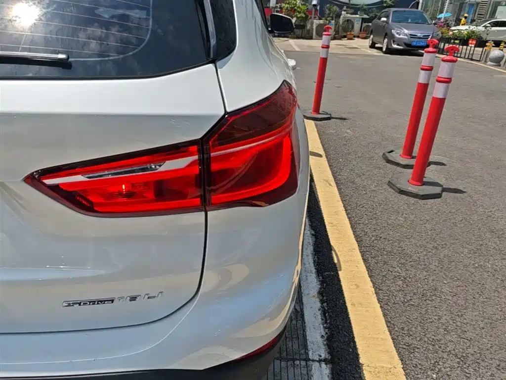 BMW X1 2019 sDrive18Li Premium Model фото 8