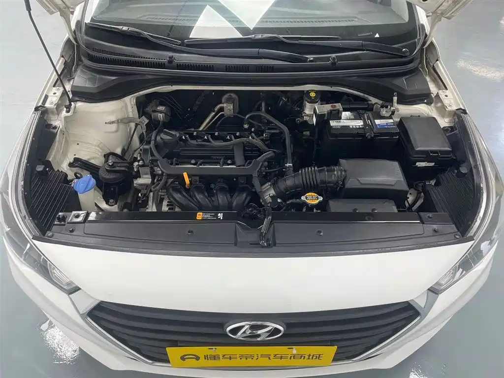 Hyundai Verna 2016 1.4L Automatic Cool Edition GLS фото 17