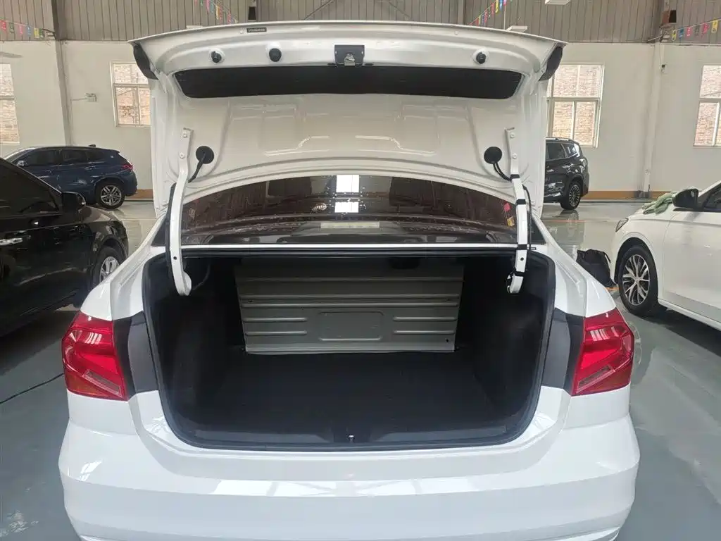 Volkswagen Jetta 2017 1.4L Manual Fashion фото 19