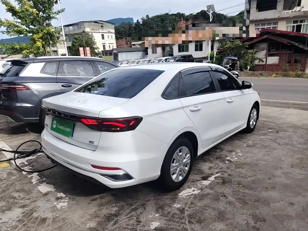 Geely Emgrand 2025 2025 4th Gen 1.5L Manual Starlight Edition