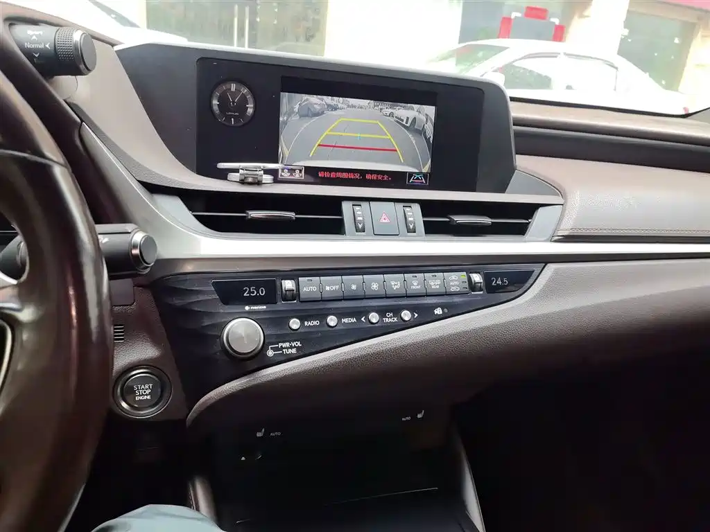 Lexus ES 2020 200 Excellence фото 6