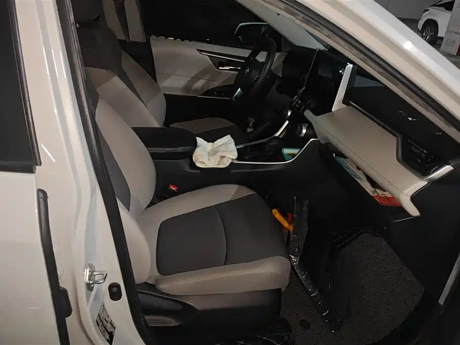 Toyota RAV4 Rongfang 2020 2.0L CVT AWD Trend Edition фото 8