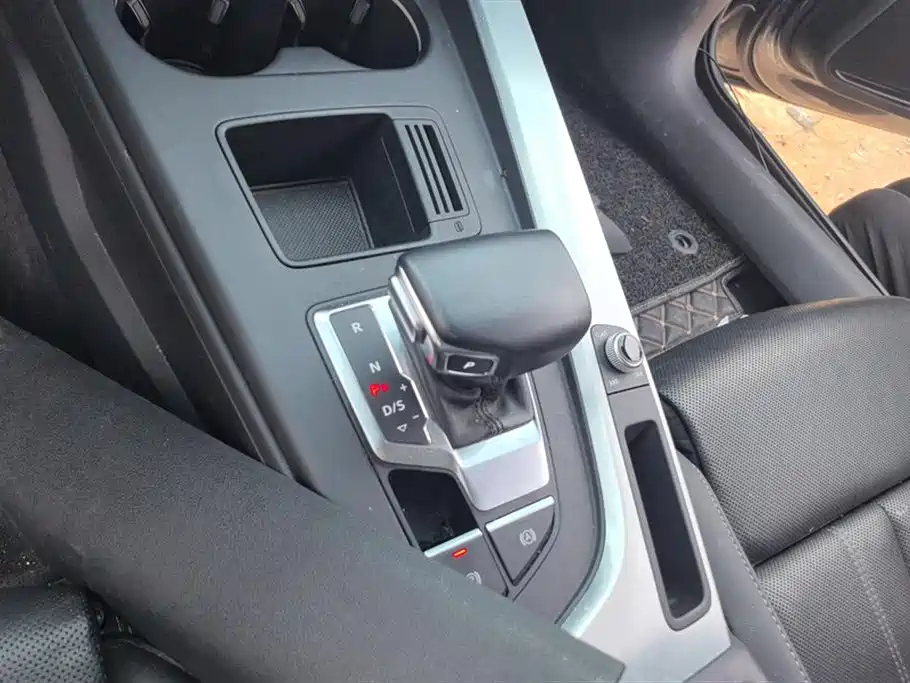 Audi A4L 2020 40 TFSI quattro Luxury Dynamic фото 16
