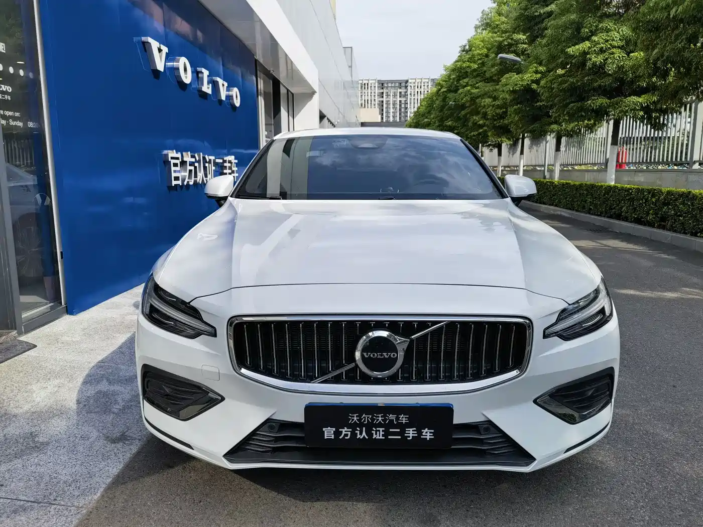 2025 Volvo S60