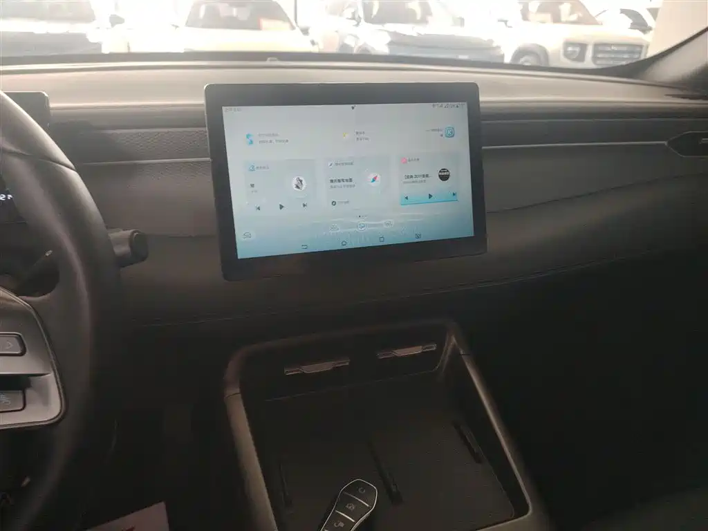 BYD Qin PLUS 2025 DM-i Smart Drive 55KM Leader фото 13