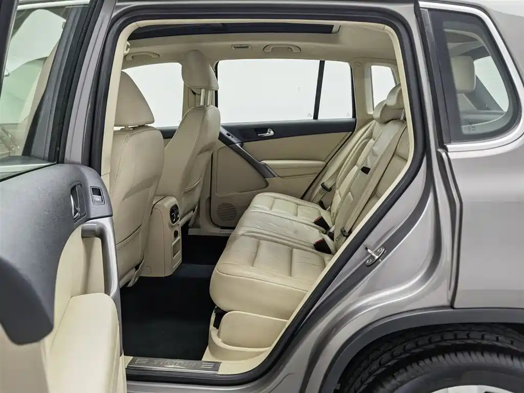Volkswagen Tiguan 2010 2.0TSI Automatic 4WD Elite фото 15