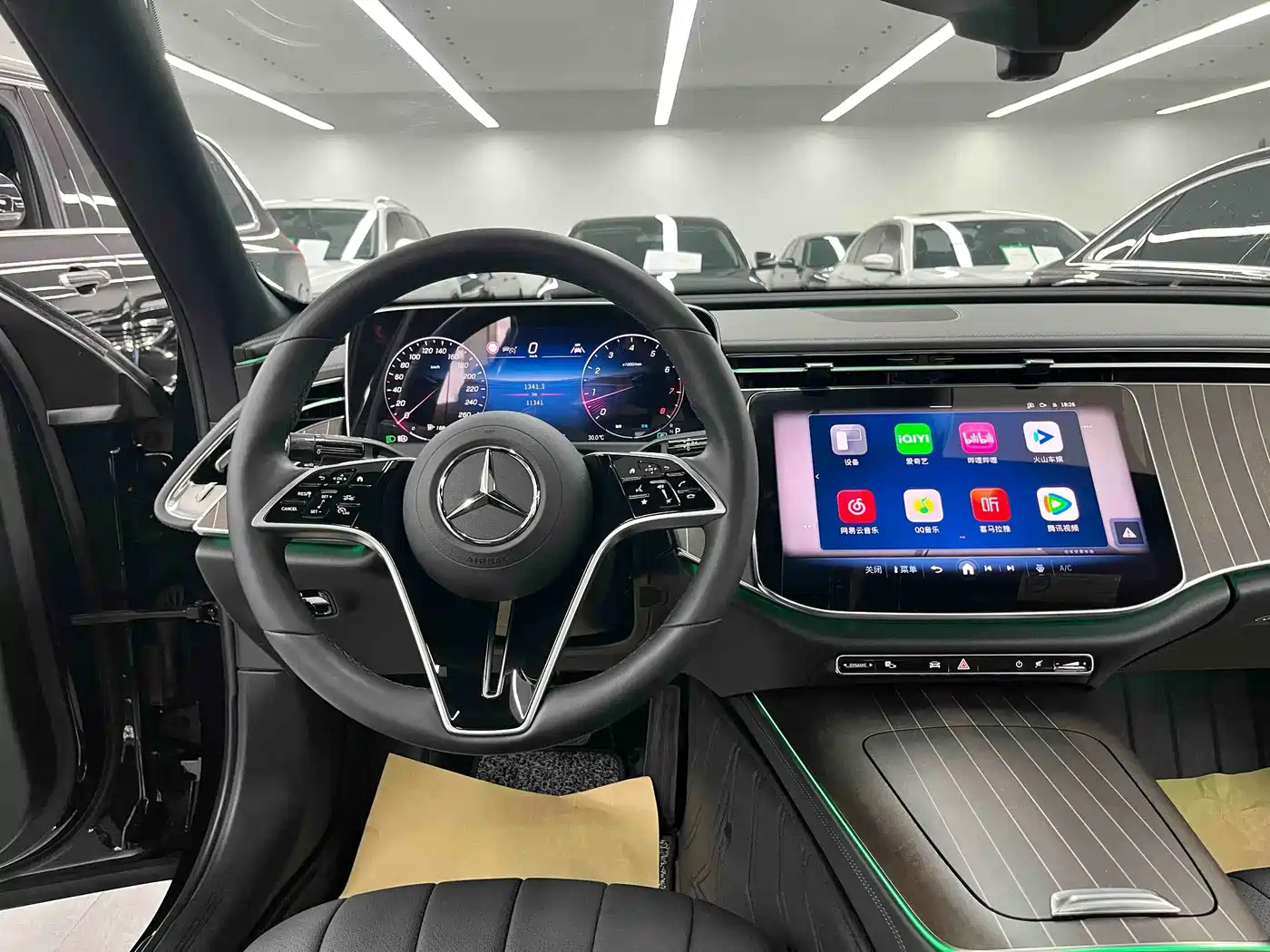 Mercedes-Benz E-Class 2024 E 300 L Fashion фото 14