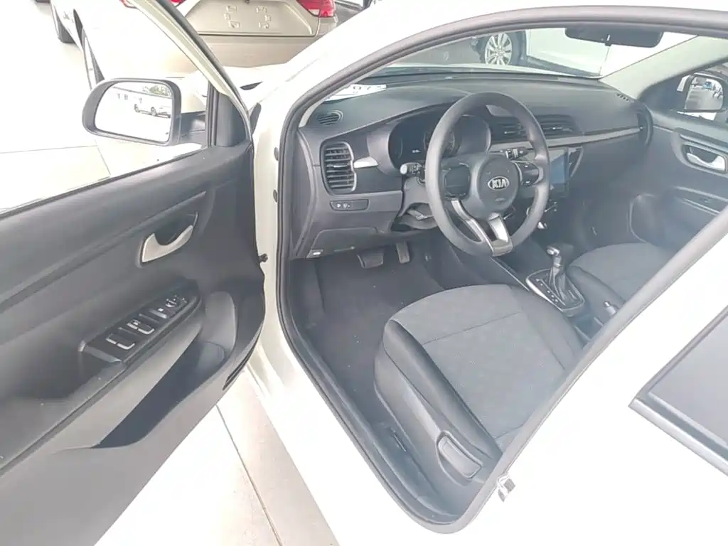 Kia K2 2018 2017 Sedan 1.4L AT GLS