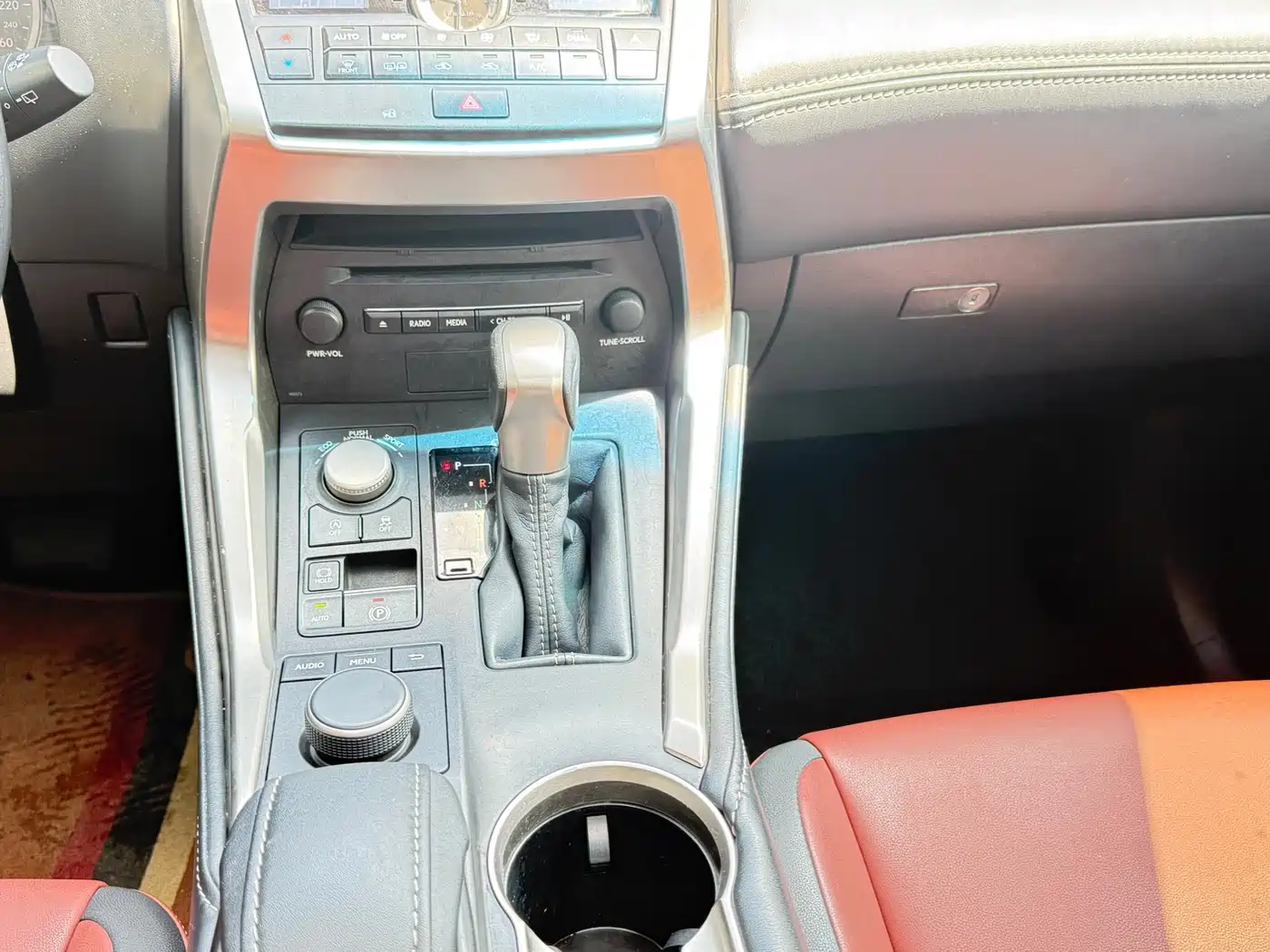 Lexus NX 2015 200t AWD F Sport фото 10