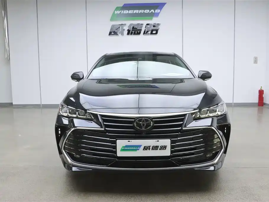 Toyota Avalon 2021 2.5L Touring Noble SPORT Edition фото 2